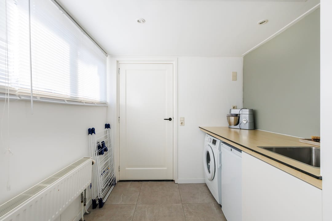 Foto 11 van van Limburg Stirumlaan 89