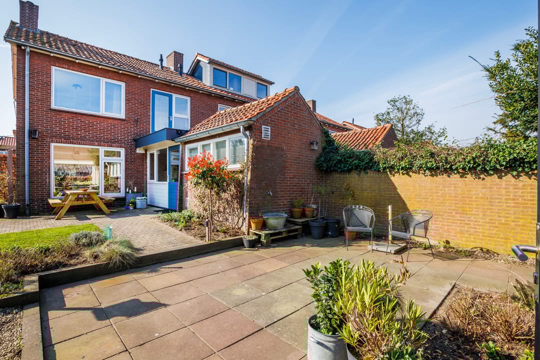 Foto 13 van van Limburg Stirumlaan 89