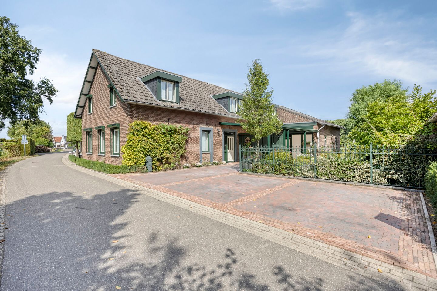 Foto 80 van Voorsterstraatweg 25