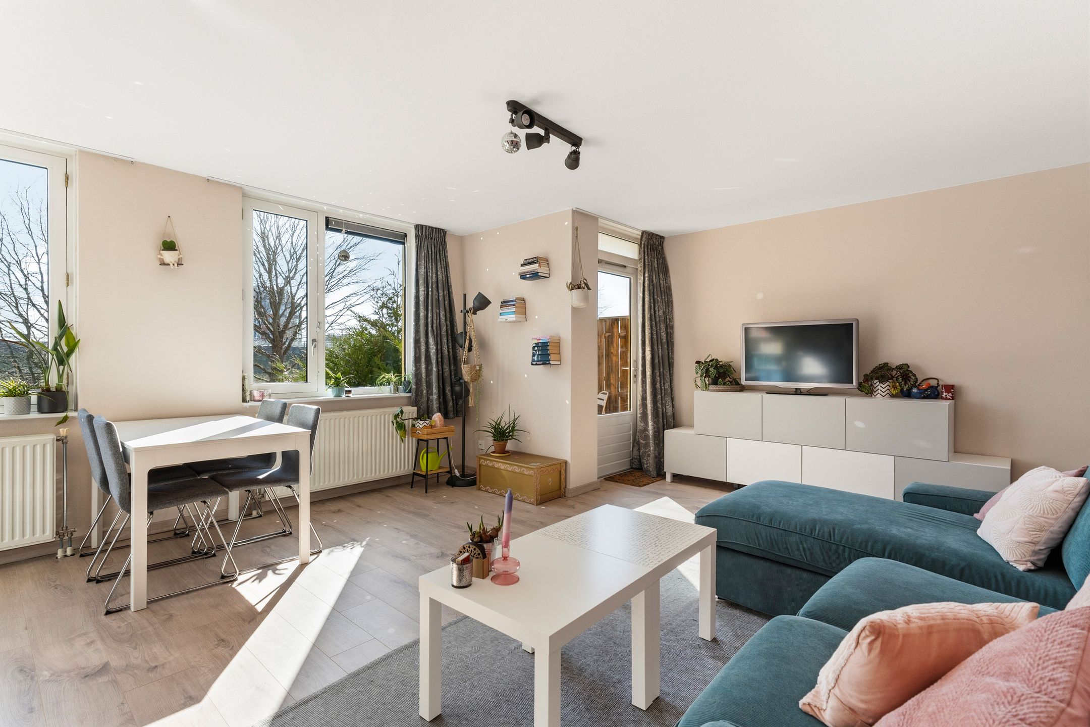 Foto 15 van Voorjaarstraat 35