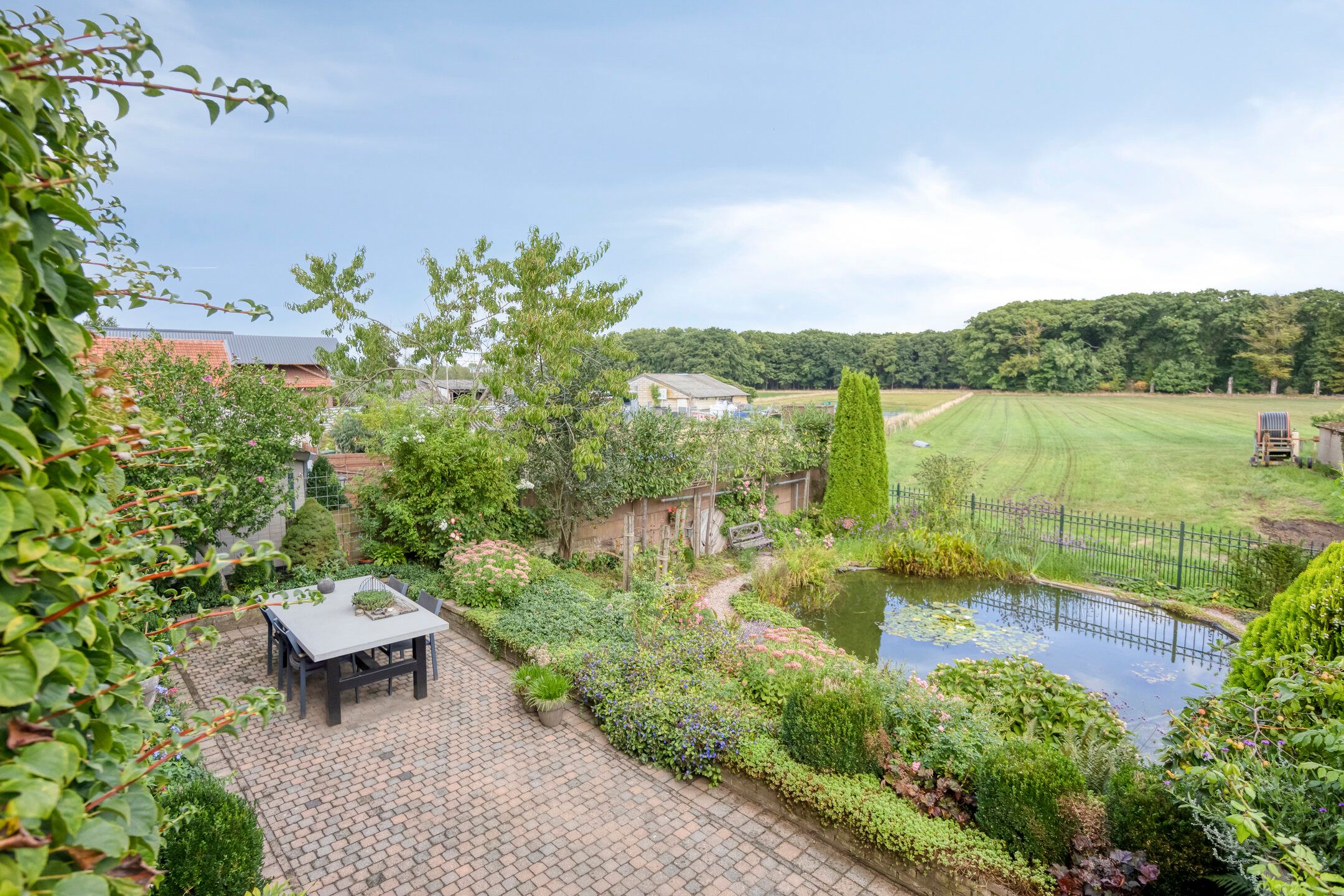 Foto 72 van Voorsterstraatweg 25