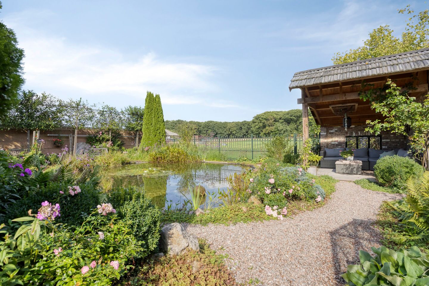 Foto 70 van Voorsterstraatweg 25