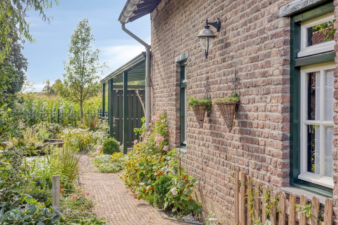 Foto 76 van Voorsterstraatweg 25