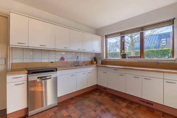 Vrijstaande woning te koop: van Hemessenkade 15, Woubrugge