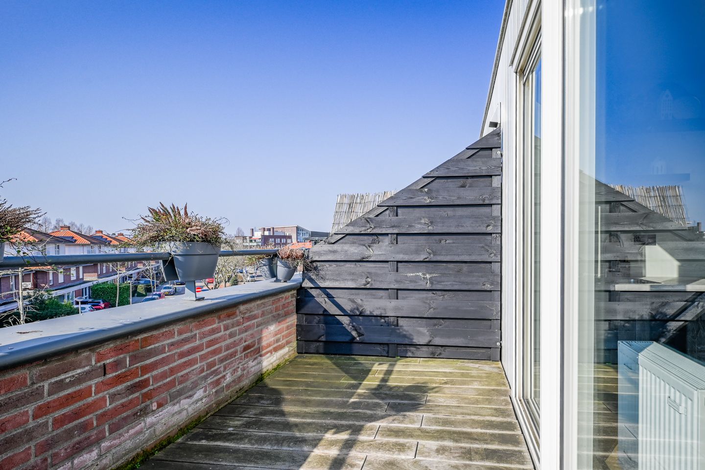 Trendy Renovated Maisonnette with Sunny Southwest Terrace — 13