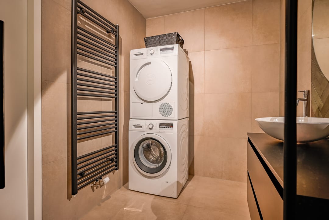 Trendy Renovated Maisonnette with Sunny Southwest Terrace — 30