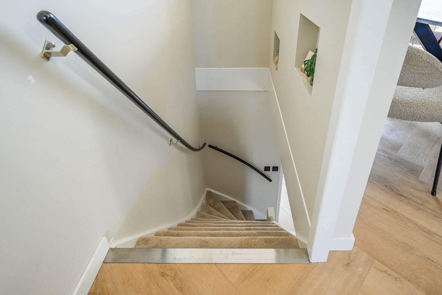 Trendy Renovated Maisonnette with Sunny Southwest Terrace — 18
