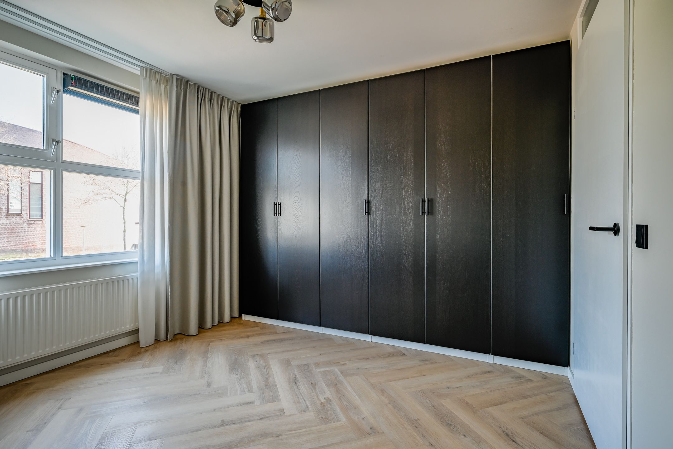 Trendy Renovated Maisonnette with Sunny Southwest Terrace — 23