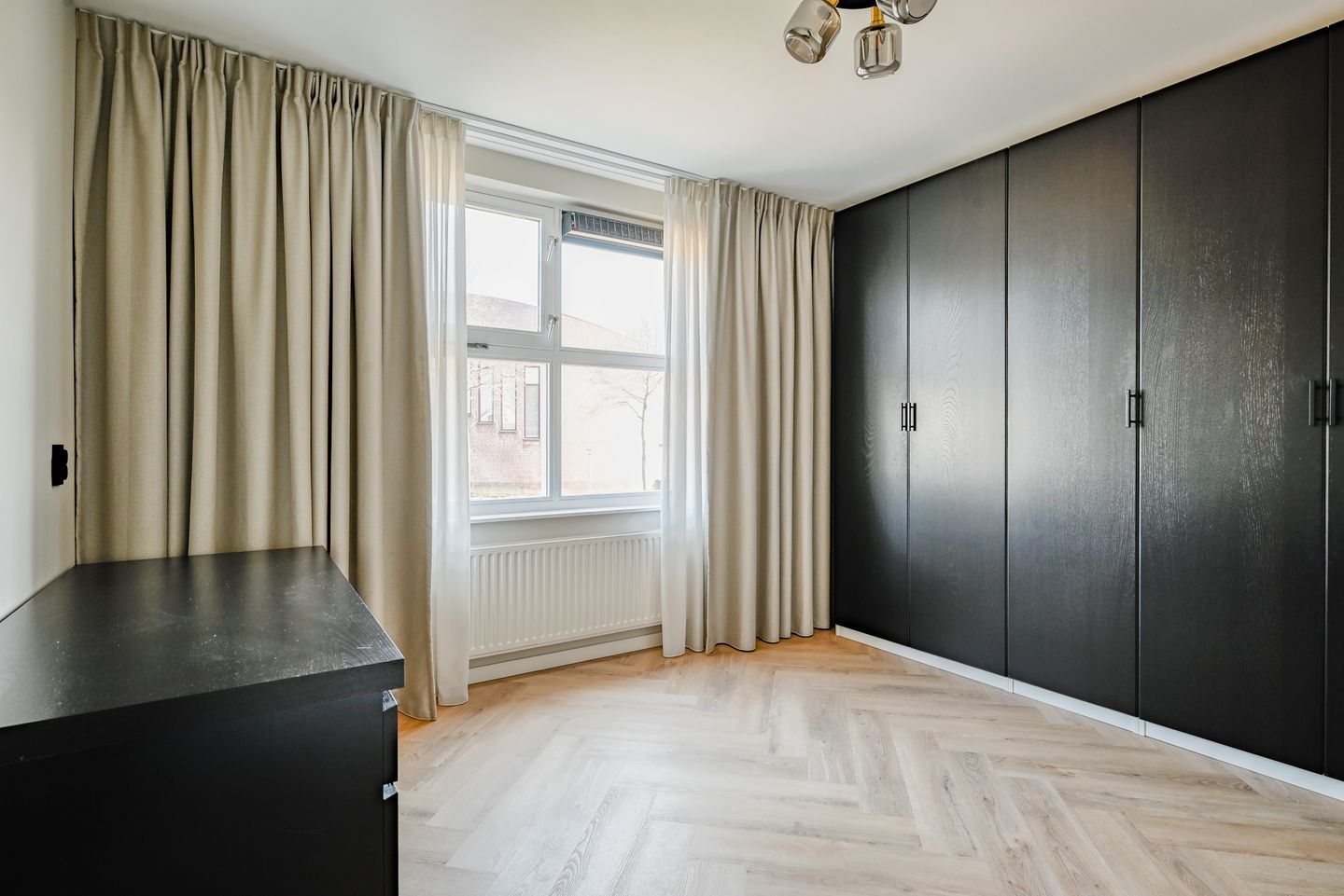 Trendy Renovated Maisonnette with Sunny Southwest Terrace — 24