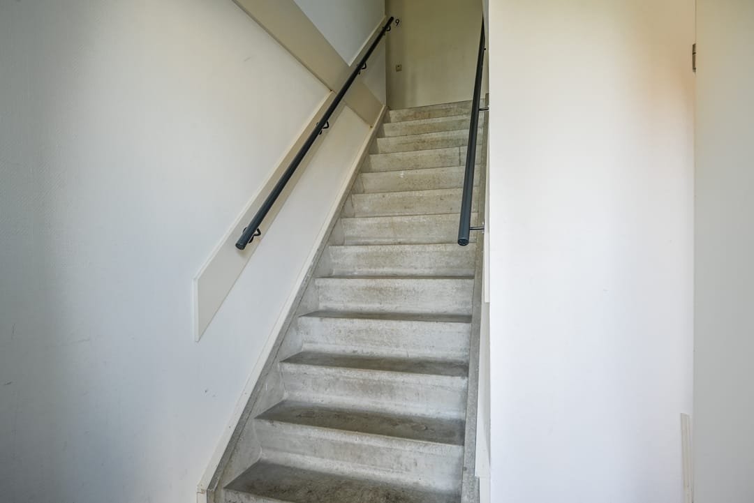 Trendy Renovated Maisonnette with Sunny Southwest Terrace — 37