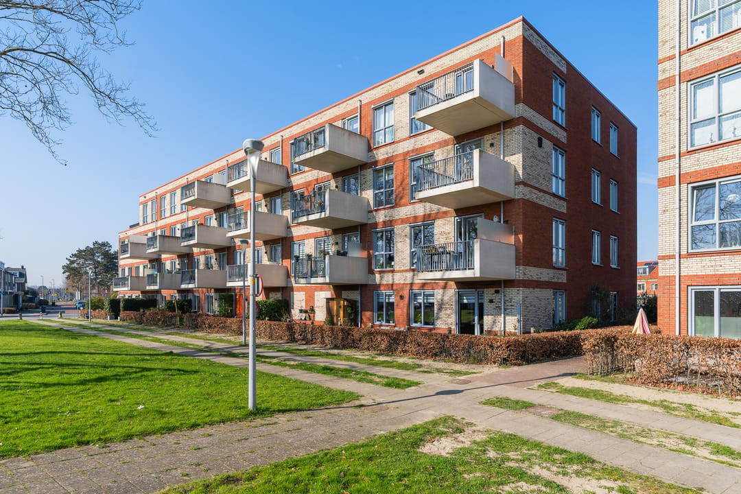 Goed onderhouden hoekappartement met vrij uitzicht nabij het centrum van Hoofddorp