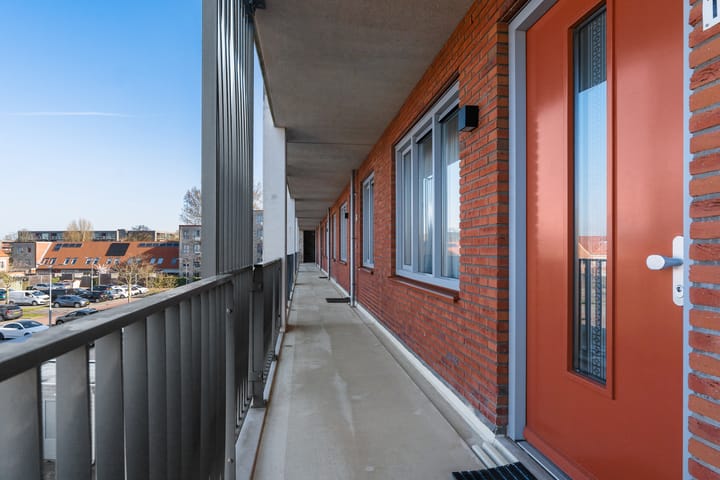Photo 5 of Van Lijnden van Hemmenstraat 157