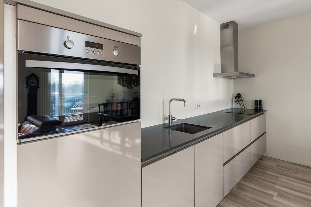 Well-maintained corner apartment with free view near Hoofddorp center — 12