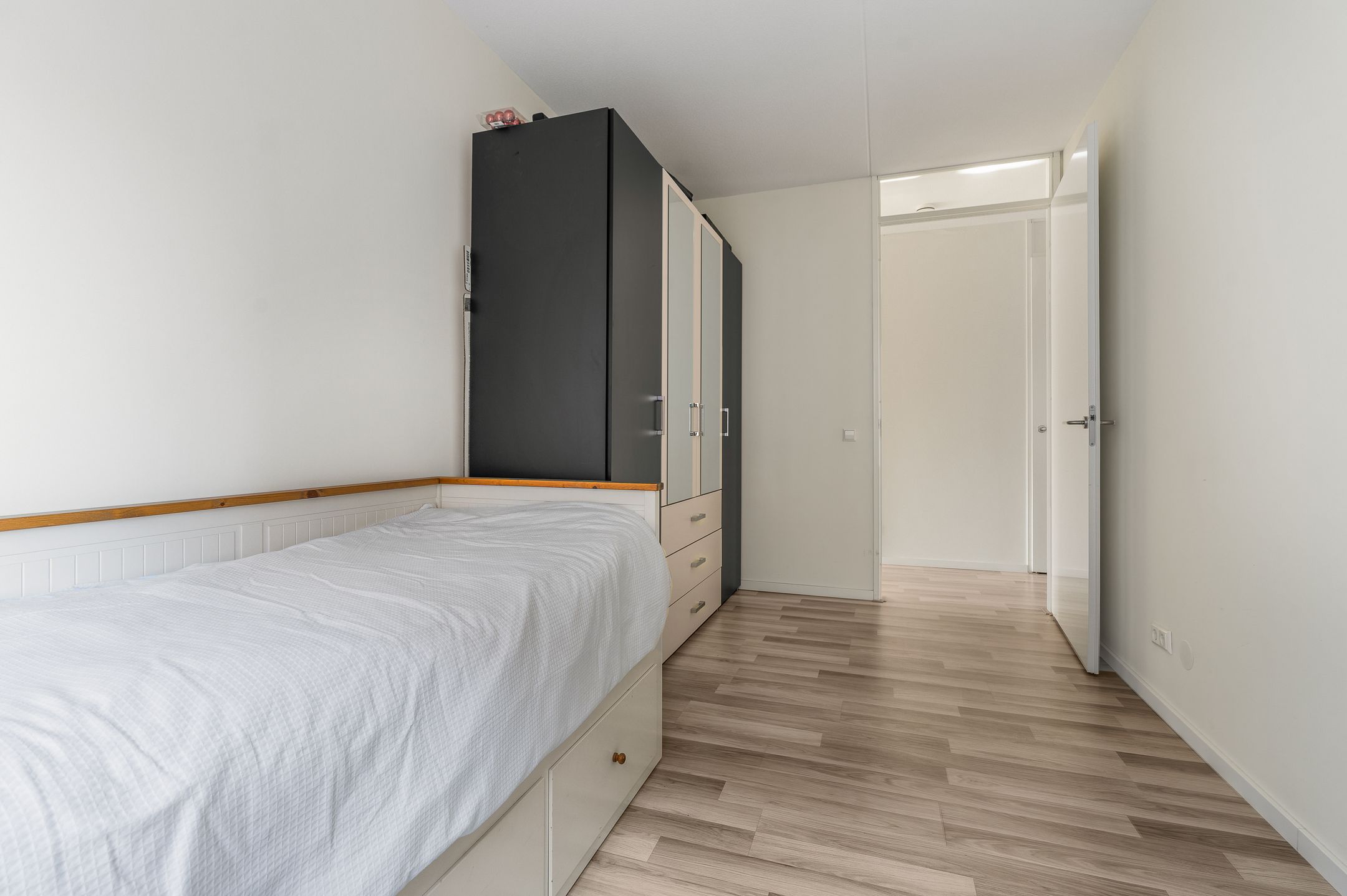 Well-maintained corner apartment with free view near Hoofddorp center — 23