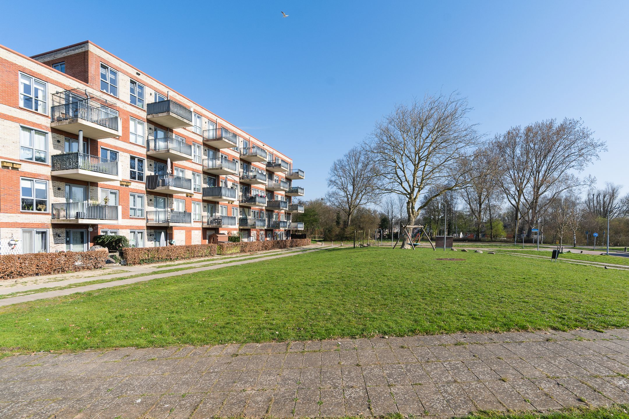 Well-maintained corner apartment with free view near Hoofddorp center — 29