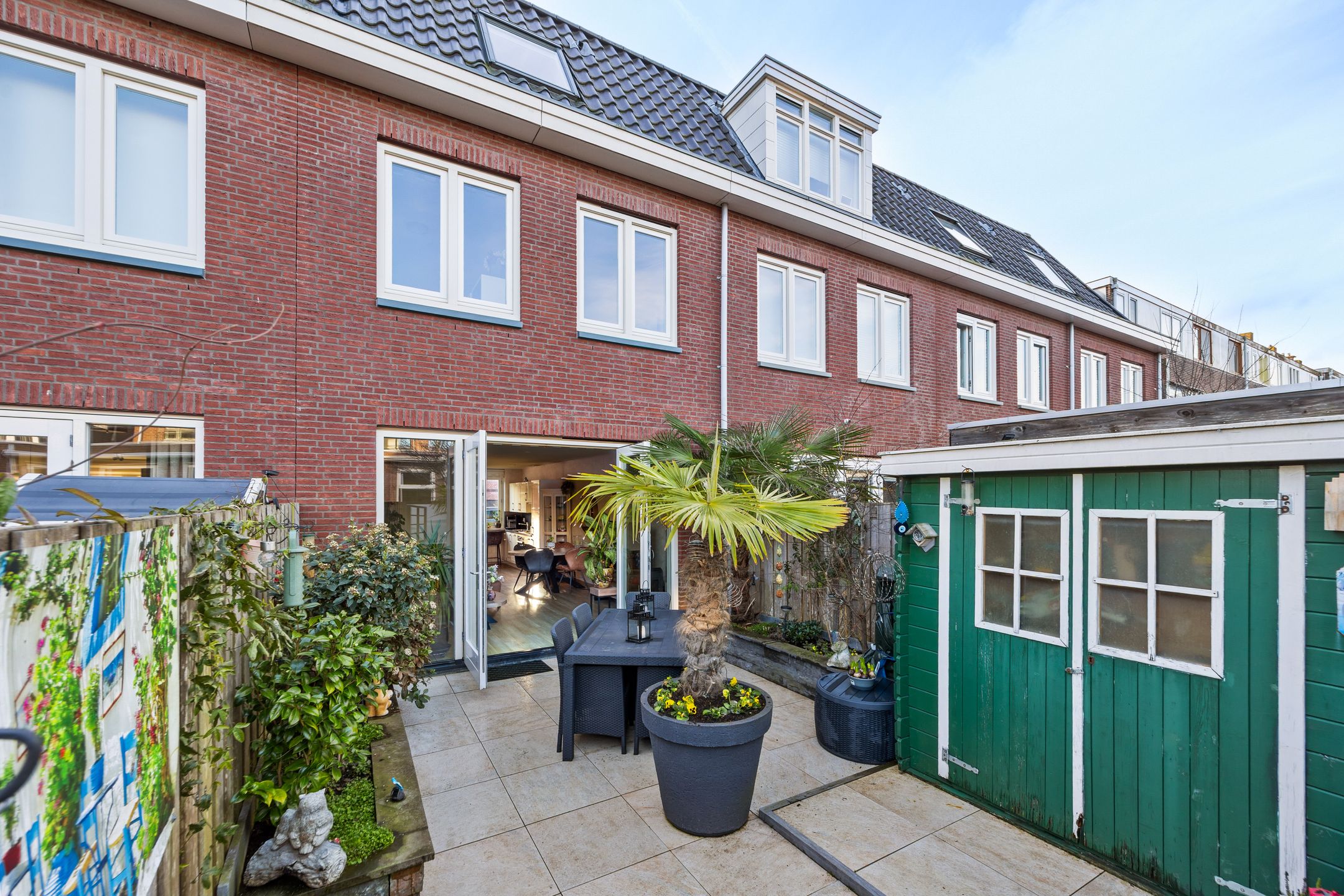 Spacious Move-in Ready Terraced House with Garden and Private Parking — 15