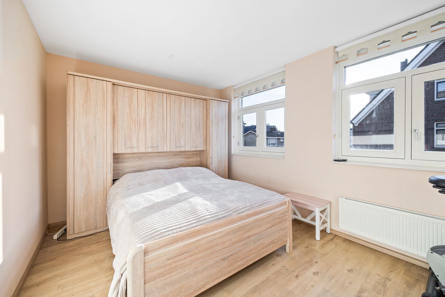 Spacious Move-in Ready Terraced House with Garden and Private Parking — 19