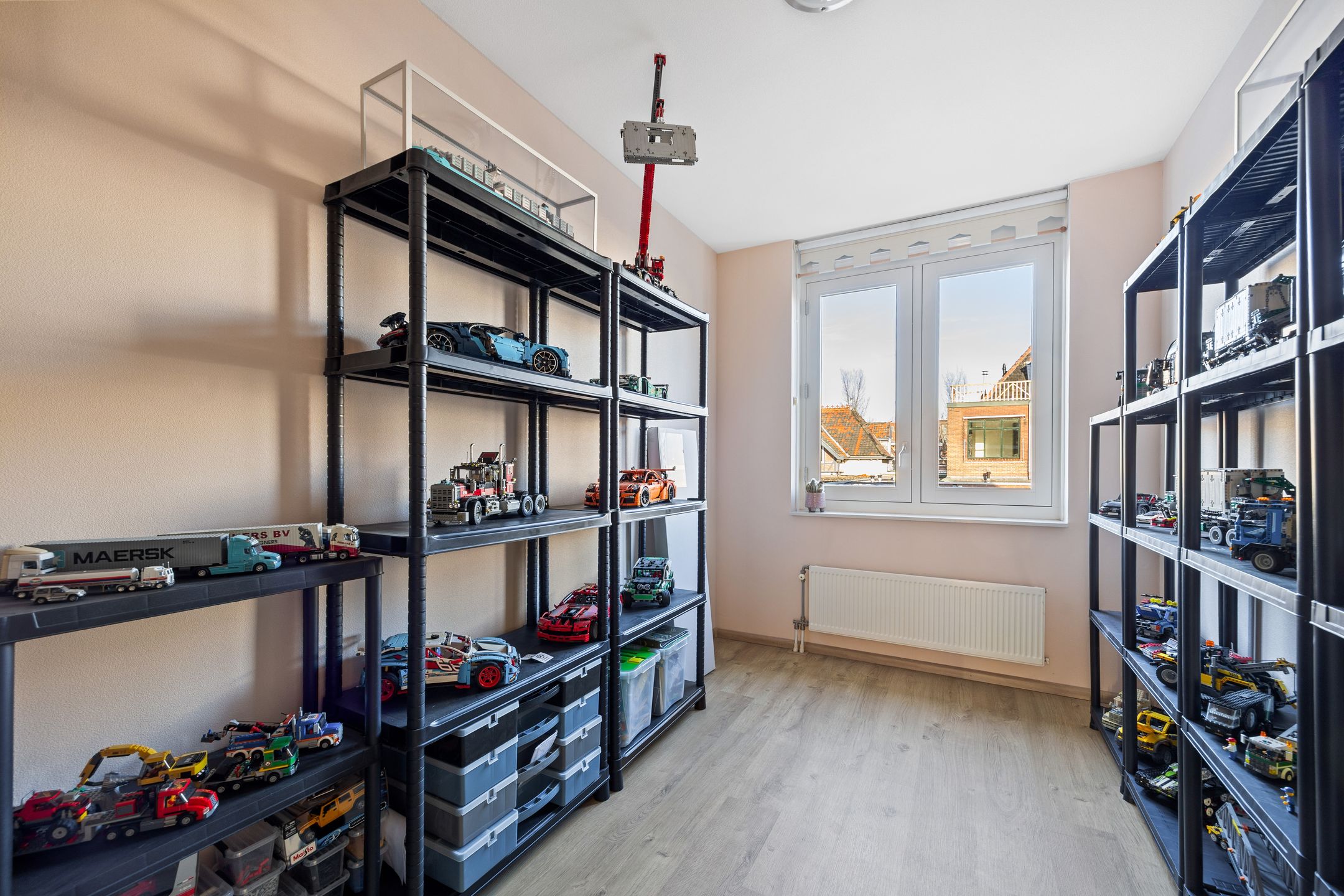 Spacious Move-in Ready Terraced House with Garden and Private Parking — 21
