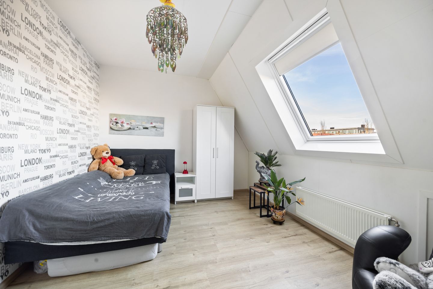 Spacious Move-in Ready Terraced House with Garden and Private Parking — 29