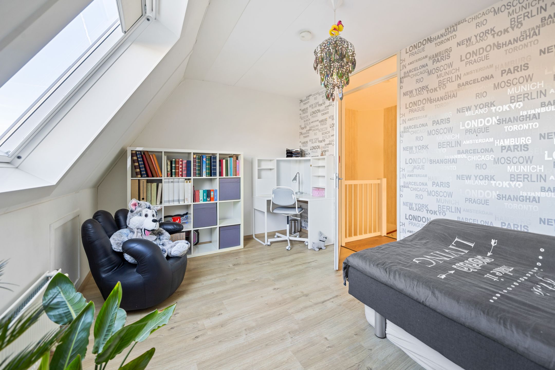 Spacious Move-in Ready Terraced House with Garden and Private Parking — 30