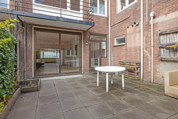 Photo 5 of Van Koetsveldstraat 13