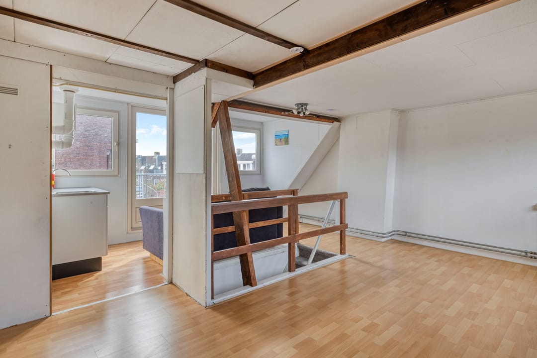 Photo 8 of Van Koetsveldstraat 13