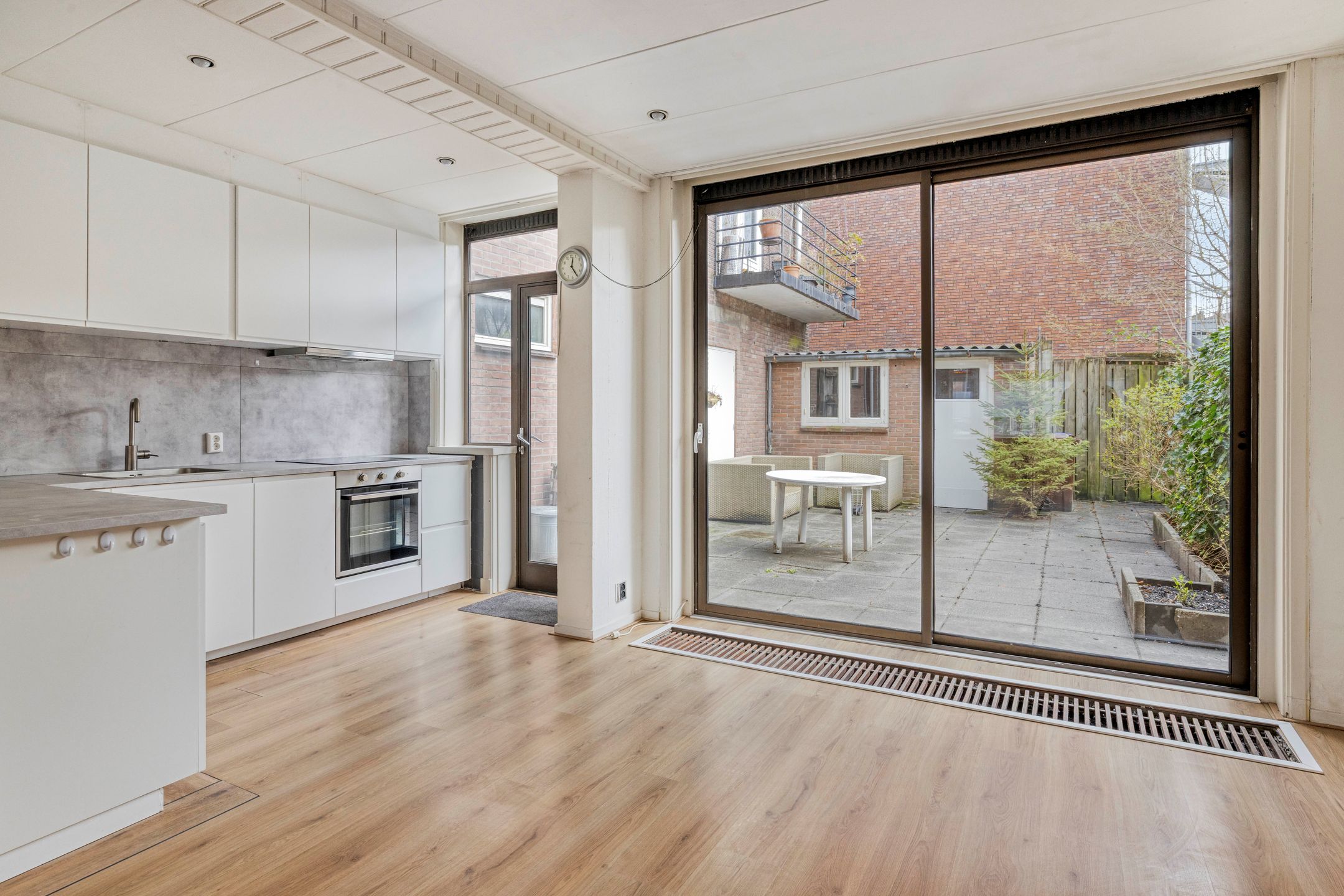 Photo 24 of Van Koetsveldstraat 13