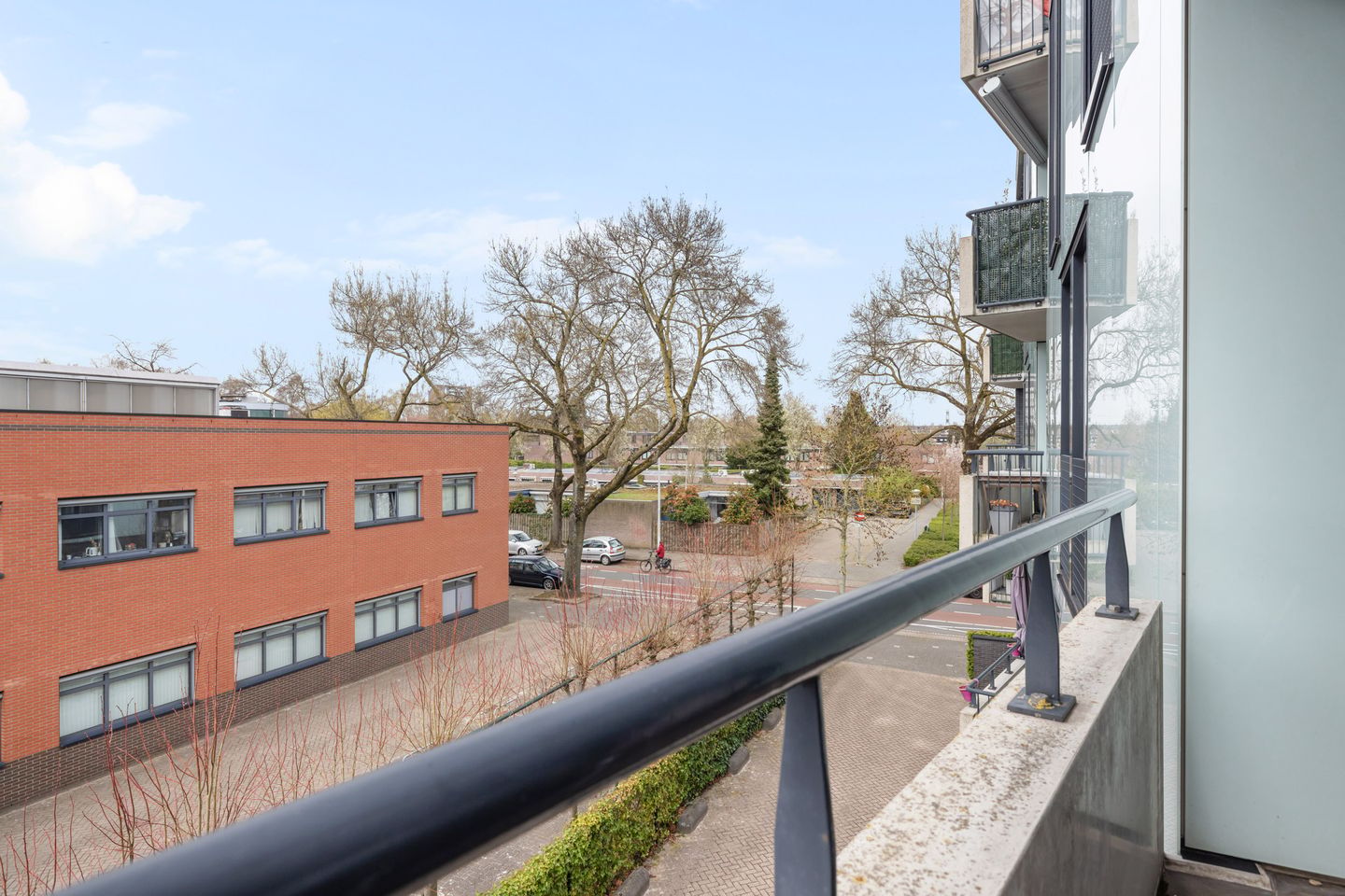 Modern 3-Room Apartment with South-Facing Balcony and Private Parking — 26