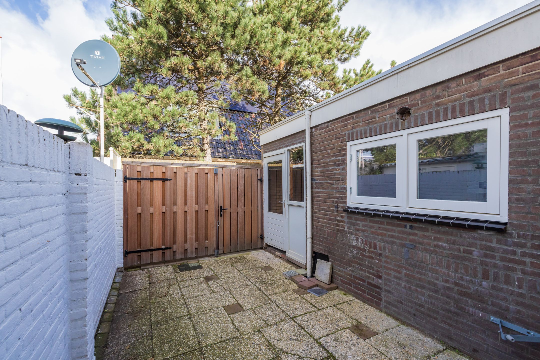 Photo 12 of de Ruyterstraat 9