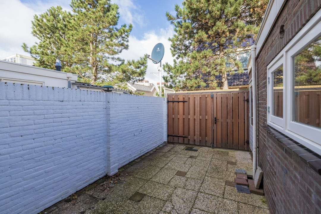 Photo 11 of de Ruyterstraat 9