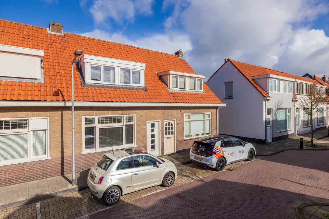 Photo 26 of de Ruyterstraat 9