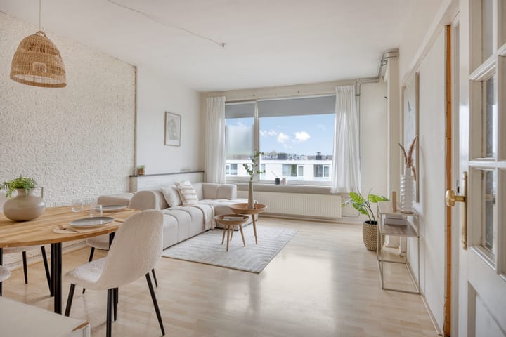 Photo 2 of Adelbert van Scharnlaan G 32