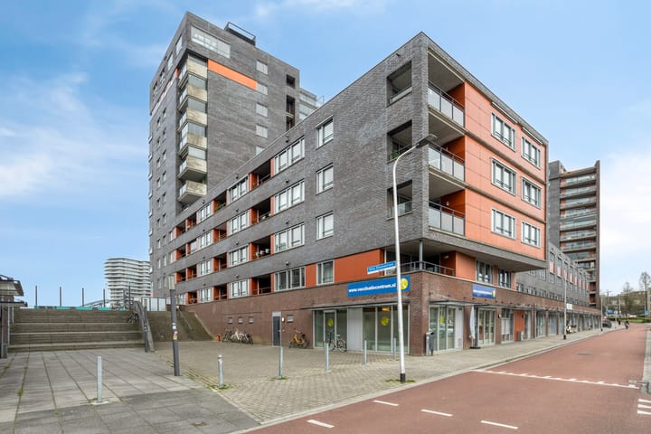 Photo 2 of Nina Simonestraat 50