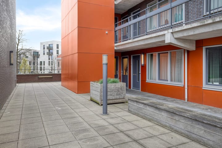 Photo 3 of Nina Simonestraat 50