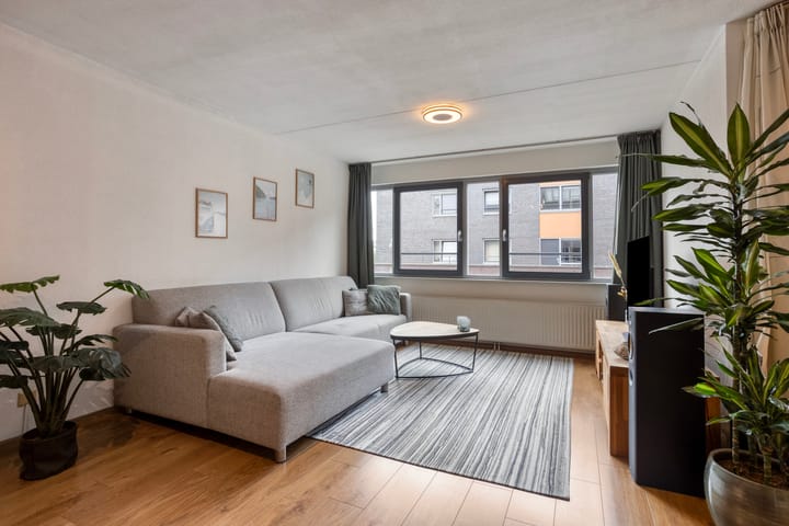 Photo 4 of Nina Simonestraat 50