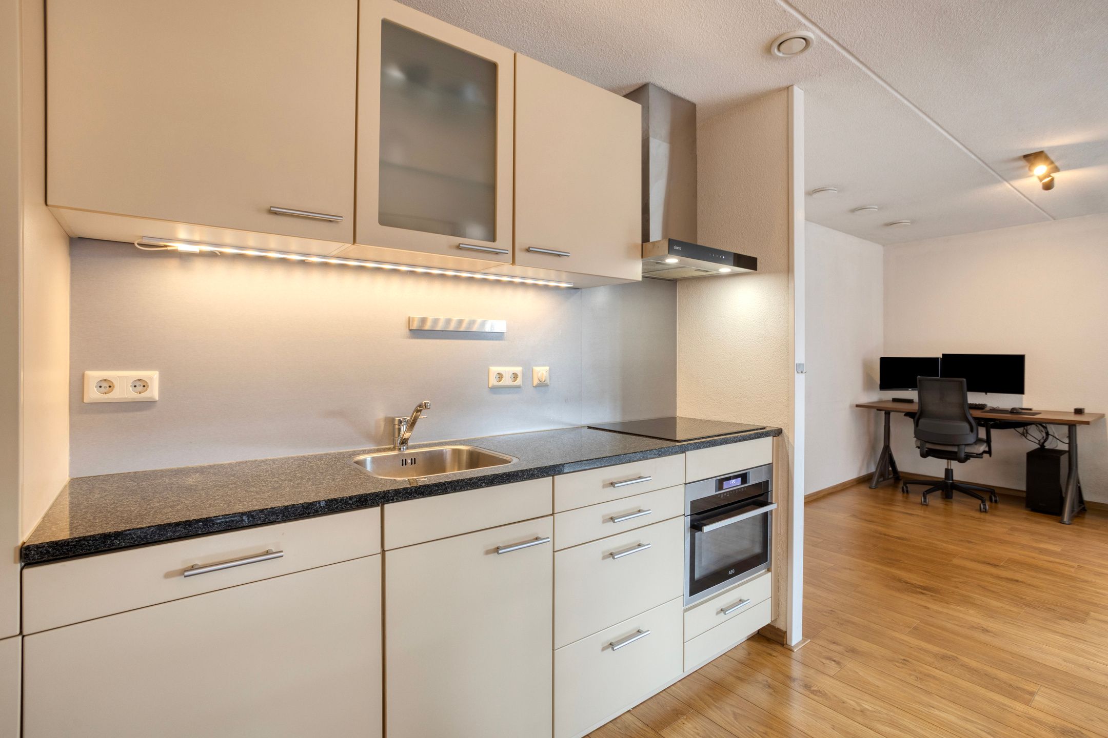 Move-in Ready 2-Room Apartment with Private Parking in Nijmegen Center — 15