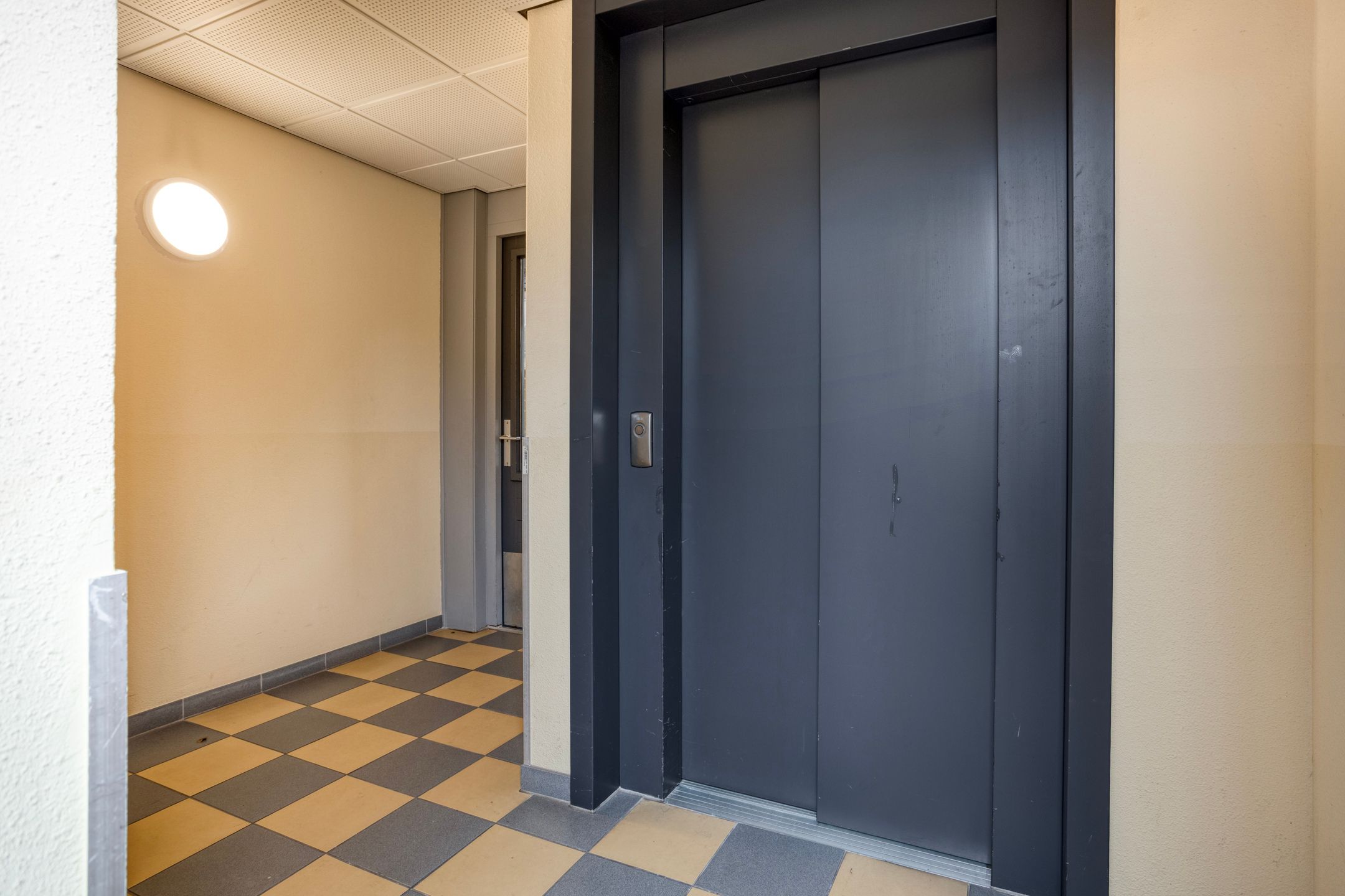 Move-in Ready 2-Room Apartment with Private Parking in Nijmegen Center — 24