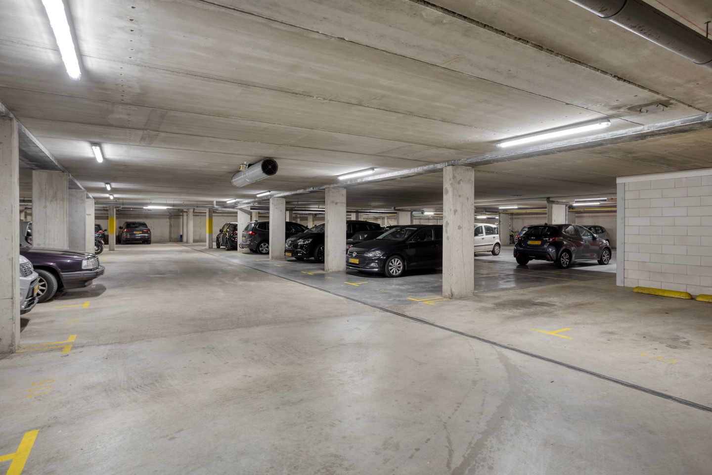 Move-in Ready 2-Room Apartment with Private Parking in Nijmegen Center — 25