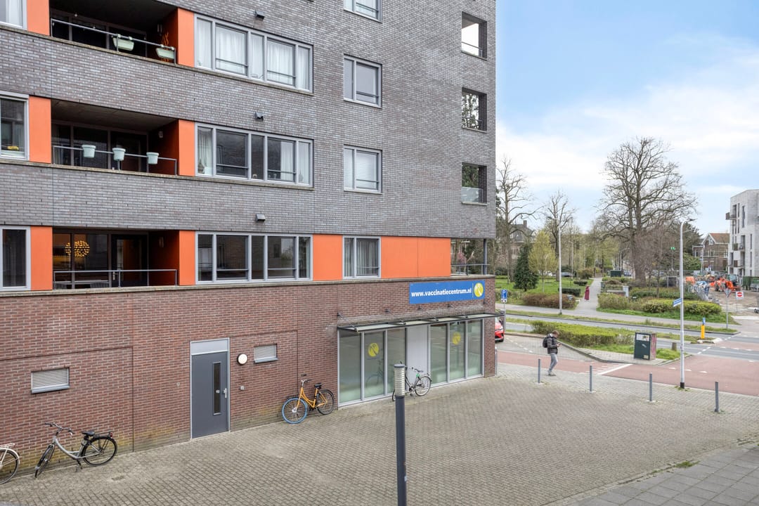 Move-in Ready 2-Room Apartment with Private Parking in Nijmegen Center — 28