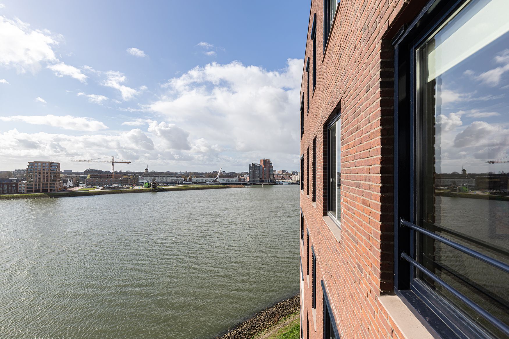 Spacious River View Apartment on the Seventh Floor in Papendrecht — 25
