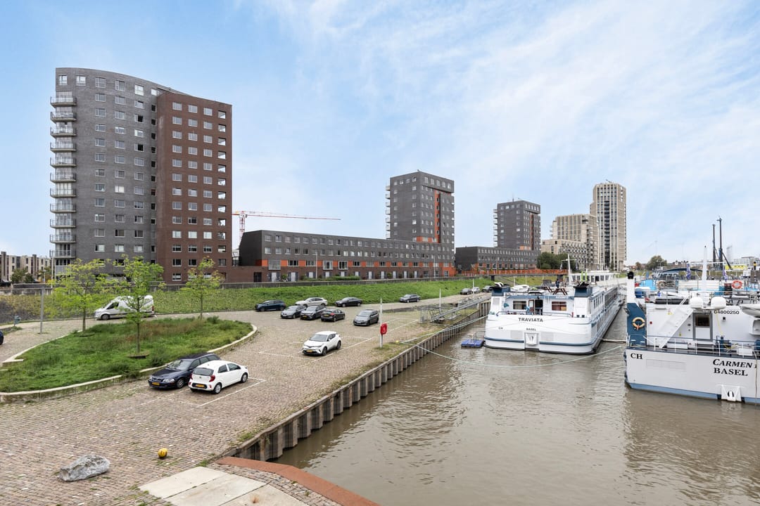 Move-in Ready 2-Room Apartment with Private Parking in Nijmegen Center — 31