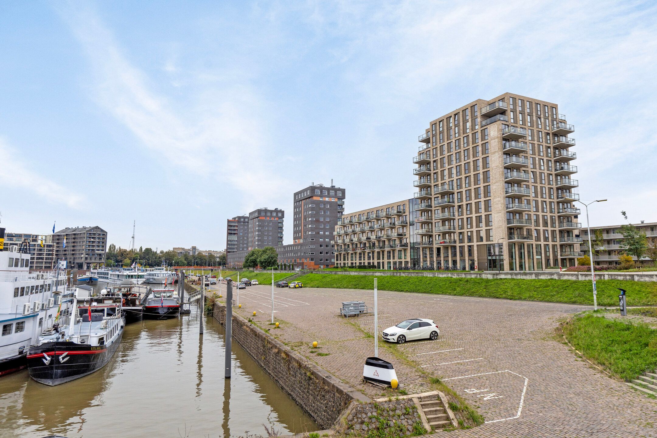 Move-in Ready 2-Room Apartment with Private Parking in Nijmegen Center — 32