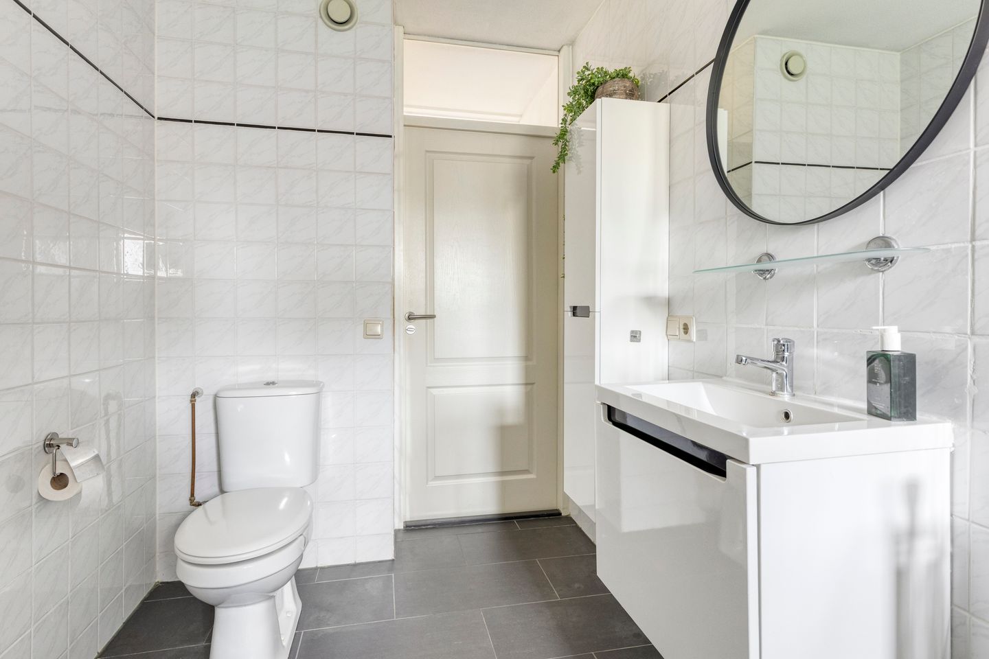 Well-Maintained Terraced Home with Four Bedrooms in Desirable Heivelden Neighborhood — 19