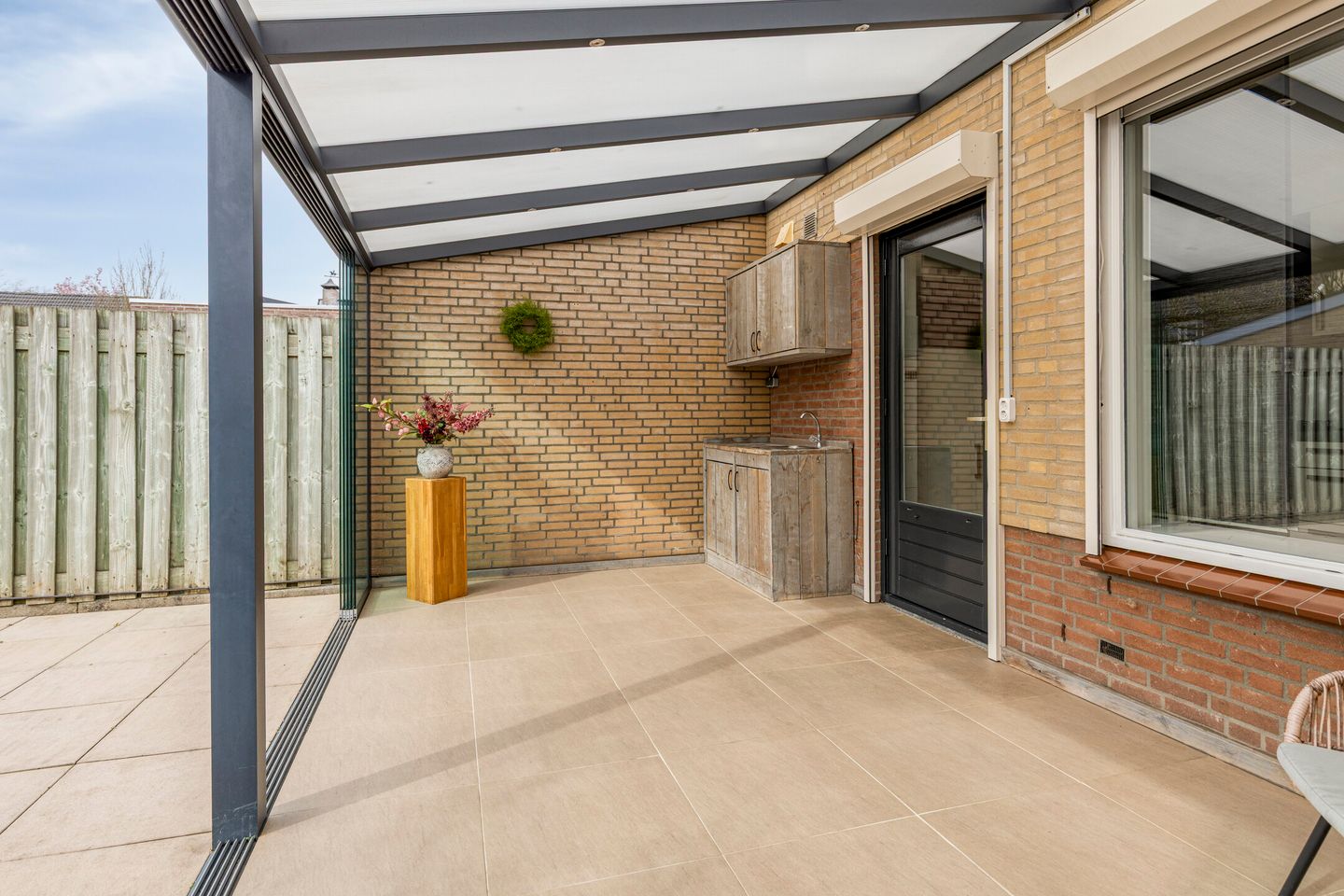 Well-Maintained Terraced Home with Four Bedrooms in Desirable Heivelden Neighborhood — 13
