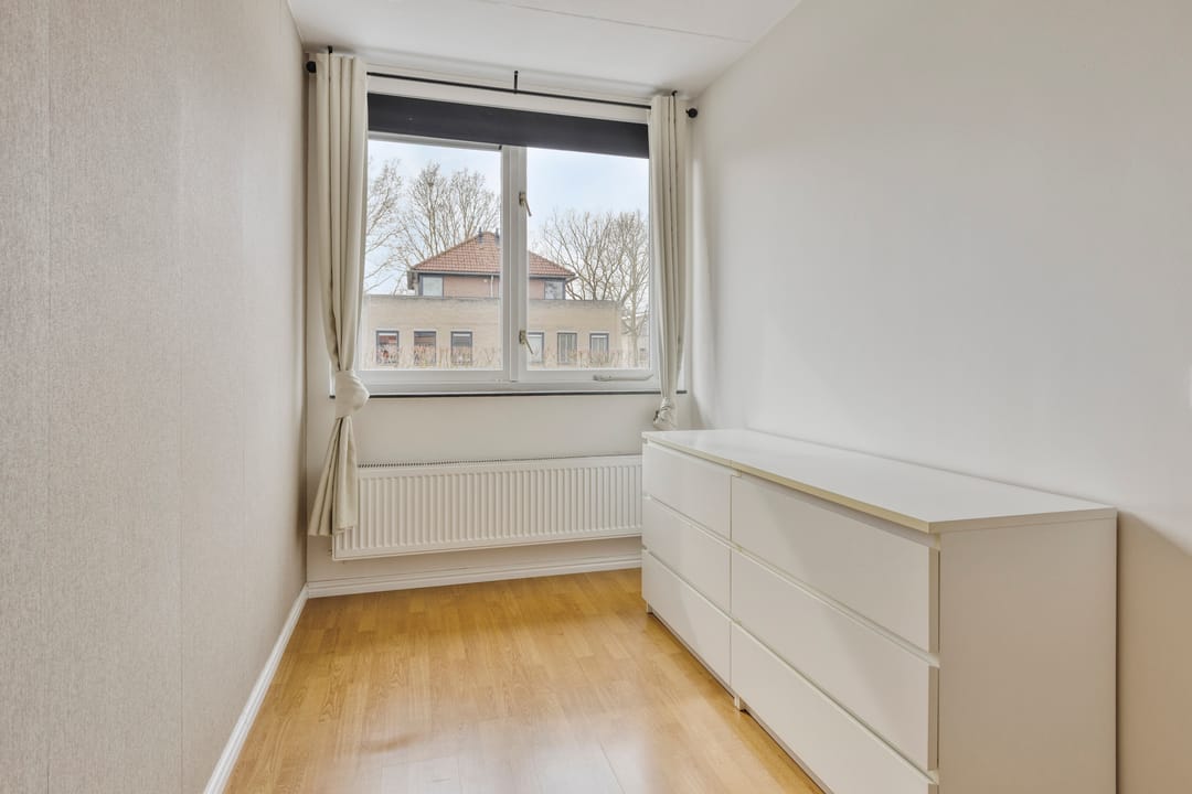 Well-Maintained Terraced Home with Four Bedrooms in Desirable Heivelden Neighborhood — 22