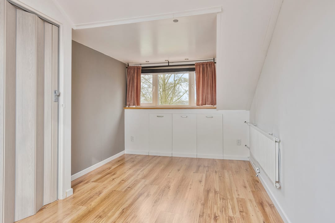 Well-Maintained Terraced Home with Four Bedrooms in Desirable Heivelden Neighborhood — 27