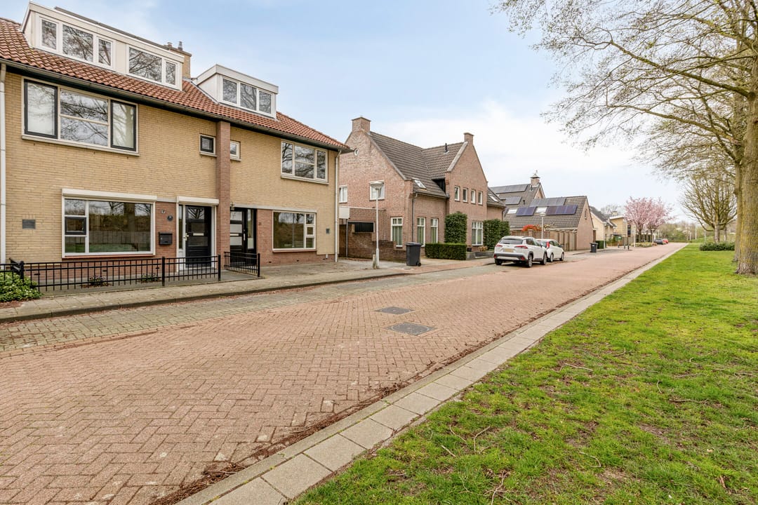 Well-Maintained Terraced Home with Four Bedrooms in Desirable Heivelden Neighborhood — 30