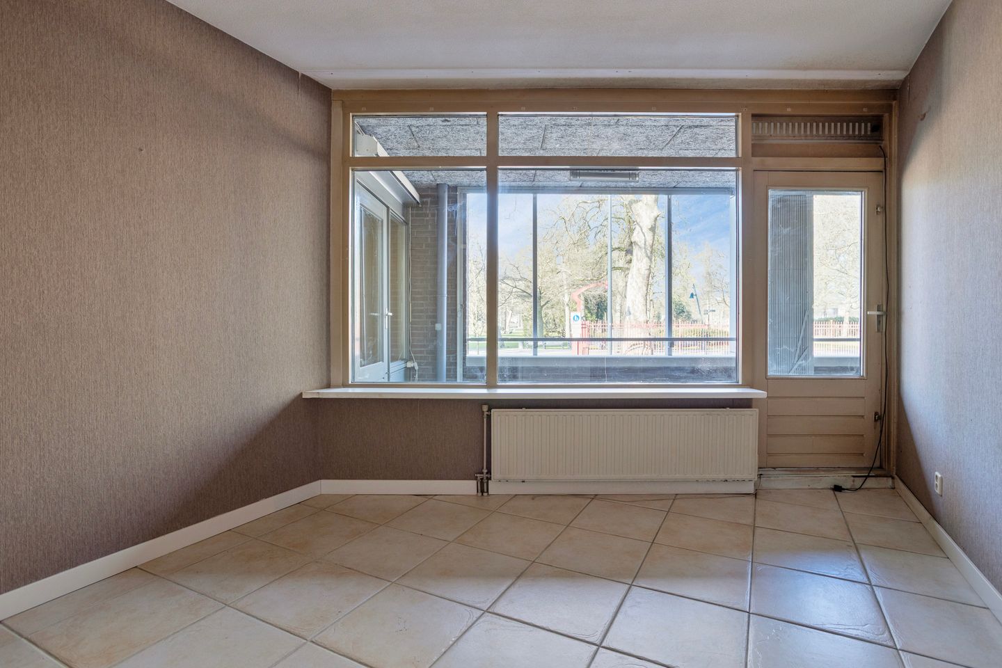 Spacious Apartment with Terrace and Garage in Breda Center — 26