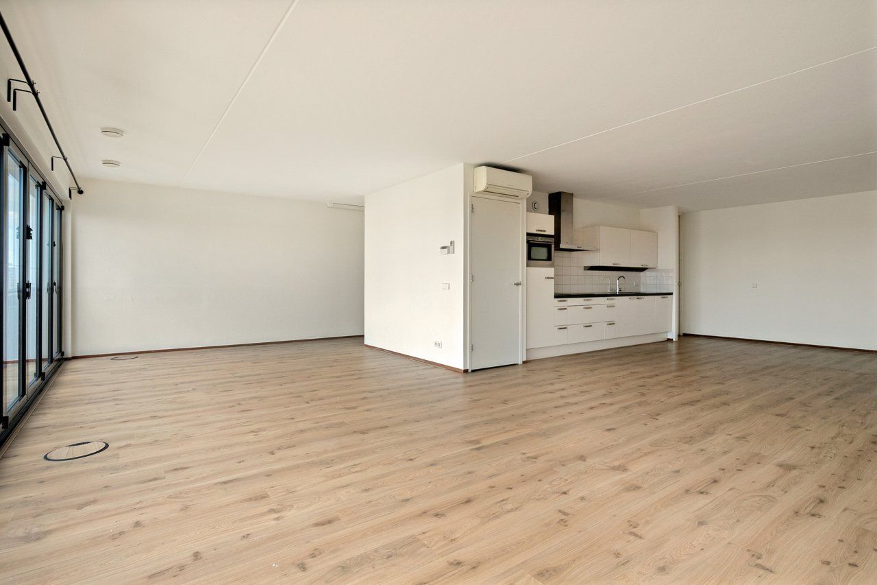 Foto 4 van Purperhoedenveem 110