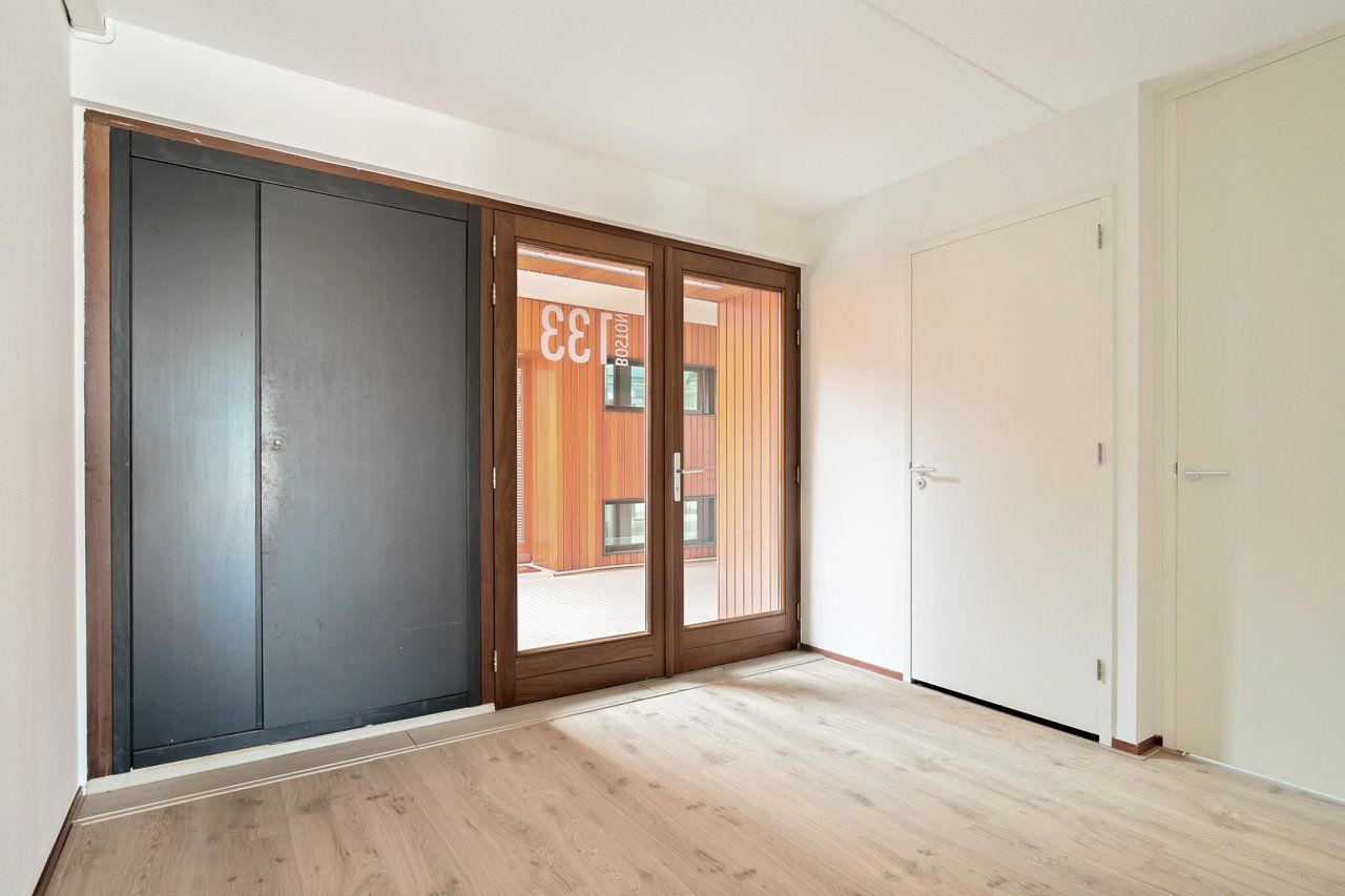 Foto 14 van Purperhoedenveem 110